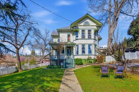 220 Colfax Avenue, Grass Valley, California 95945, USA