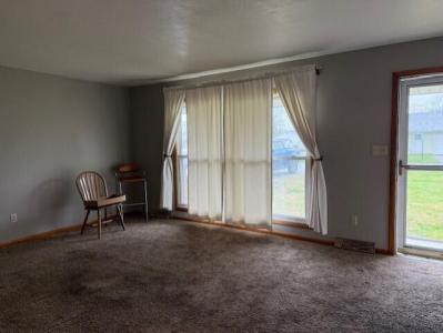 203 E PROCTOR ST, STURGEON, Missouri 65284, États-Unis