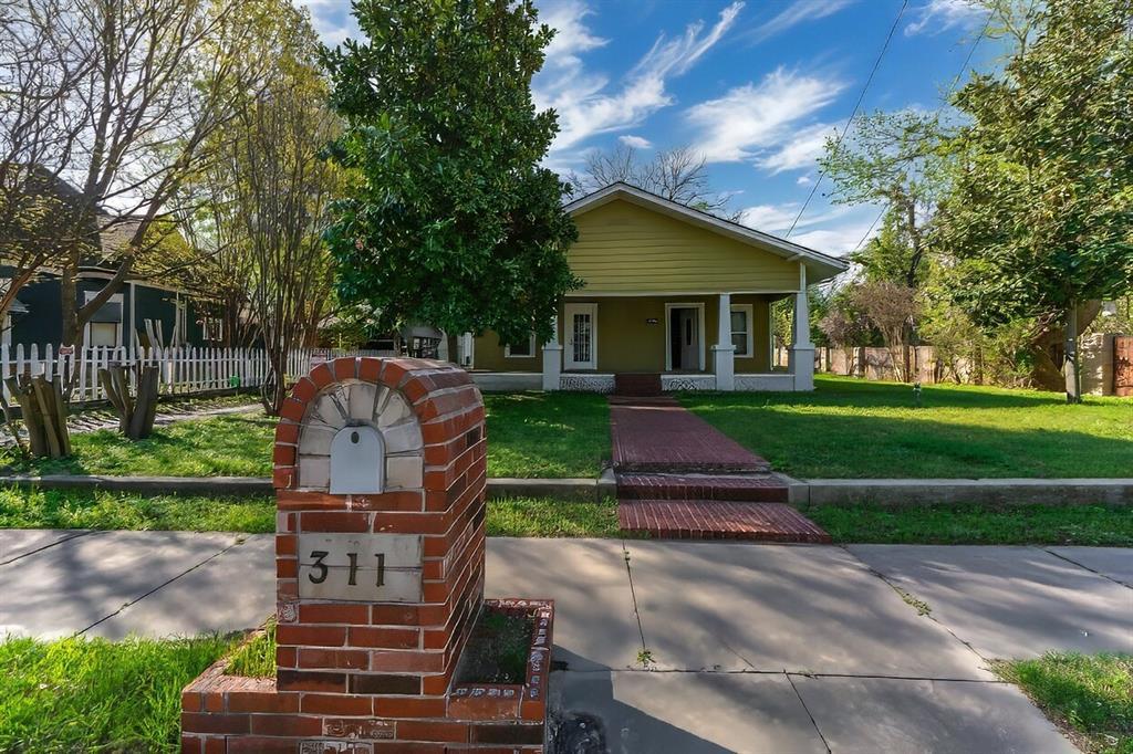 311 W Spring Street, Weatherford, Texas 76086, Stati Uniti