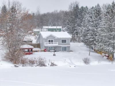 27  Rue Lussier, Quebec J1S 2L5, Canada