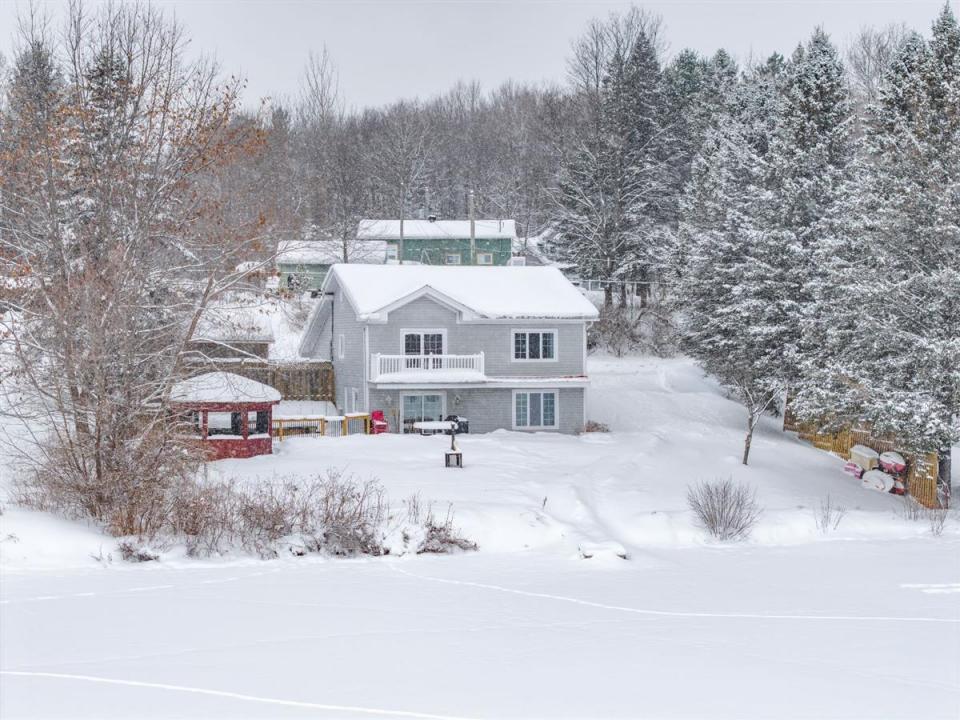 27 Rue Lussier, 魁北克省 J1S 2L5, 加拿大