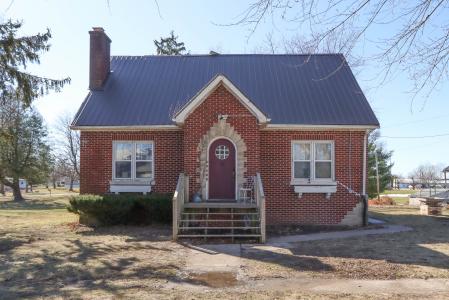 2510 Washington St., Columbus City, Iowa 52737, USA