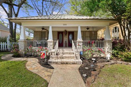 305 W Lafayette, Jefferson, Texas 75657, USA