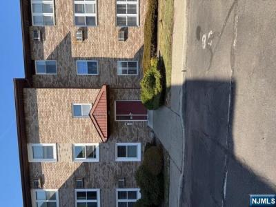 74 Riverview Court, Secaucus, ניו ג'רזי 07094, ארצות הברית של אמריקה 