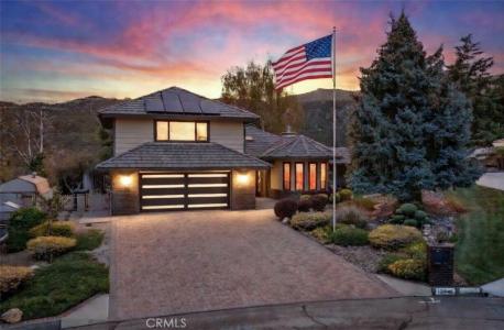 13046 Oak Crest, Yucaipa, California 92399, USA