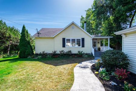 389 ERIE VIEW, Harrow, Ontario N0R 1G0, Canada