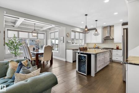 9036 24 AVENUE SW, Edmonton, Alberta T6X 2C4, Canada