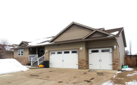 1004 9TH AVENUE SE, Slave Lake, Alberta T0G 2A3, Canada