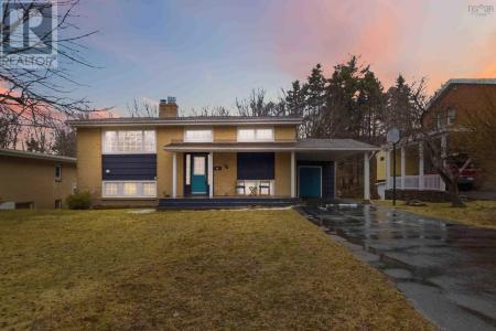 78 GLENFOREST DRIVE, ハリファックス, ノバスコシア B3M 1H8, カナダ