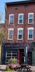 168 CHARLOTTE STREET, Peterborough, Ontario K9J 2T8, Canadá