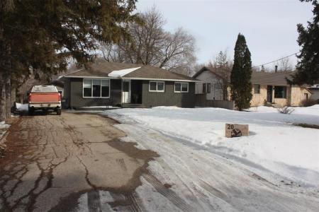 20 DEEPDALE BOULEVARD, West St Paul, Manitoba R4A 2A6, Canada