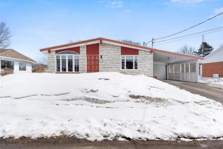 12  2e Avenue, Quebec G3H 3E5, Canada