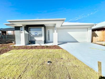 52 Aristides Crescent, Thornhill Park, VIC 3335, Australia