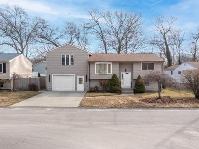 20 Killey Avenue, Warwick, Rhode Island 02889