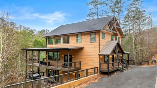 2905 Raven Fork Circle, Sevierville, Tennessee 37876, USA