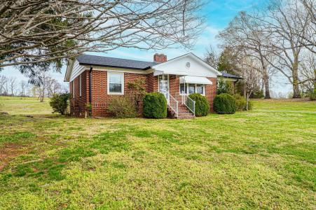 3554 US Hwy 64 90 W, Taylorsville, NC 28681-7348, USA