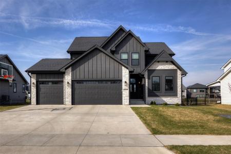 18328 Tanglewood Drive, Clive, Iowa 50325, Stati Uniti