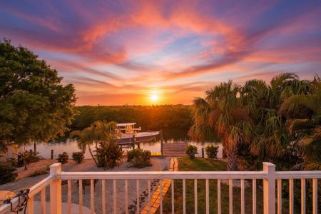 4626 Bay Crest Drive, Tampa, Florida 33615, USA