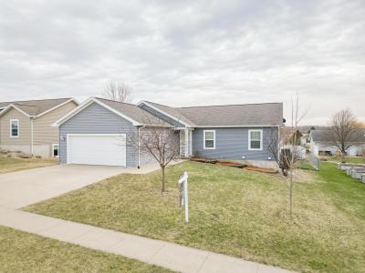 3610 Viola Drive, Waverly, Iowa 50677, USA