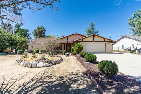 7040 Kenyon Avenue, Hesperia, Califórnia 92345, Estados Unidos