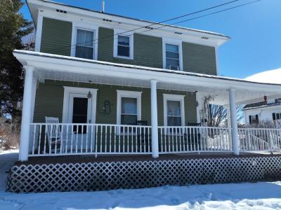 44 Taylor Street, Newport City, Vermont 05855, USA