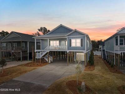 310 NE 58th Street, Oak Island, North Carolina 28465, Stati Uniti