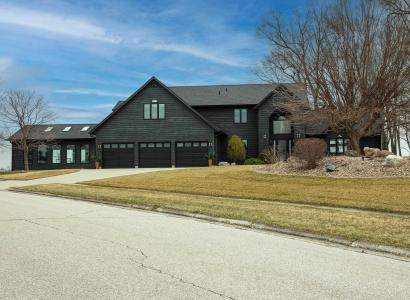 3308 Bay Berry Drive, Waterloo, Iowa 50702, USA