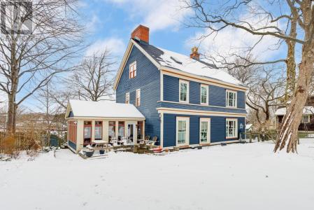 54 CIRCULAR ROAD, St. John's, Newfoundland and Labrador A1C 2Z1, Canada