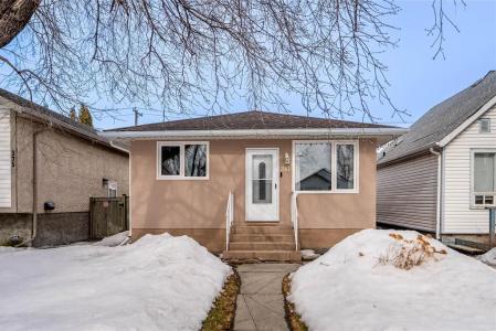 381 MELBOURNE AVENUE, Winnipeg, Manitoba R2K 1B1, Canada