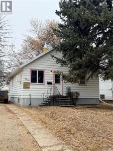 392 9TH AVENUE NW, Swift Current, Saskatchewan S9H 1A9, Canada