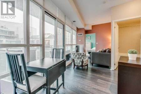 15 BRUYERES MEWS, Toronto (niagara), オンタリオ M5V 0A7, カナダ