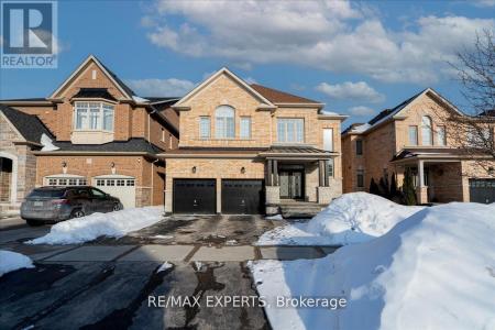 43 LEWIS AVENUE, Bradford West Gwillimbury (bradford), オンタリオ L3Z 0X2, カナダ