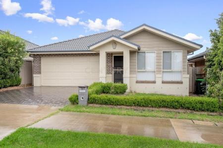 335 South Circuit, Oran Park, NSW 2570, Australia