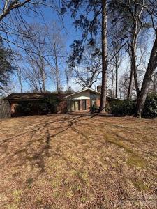2042 Robinson Road #2, Newton, NC 28658, USA