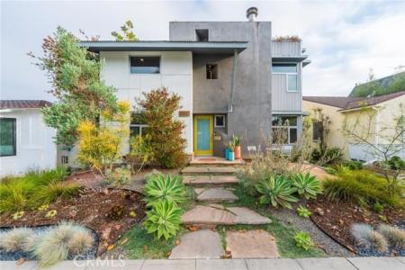 358 Santa Ana, LONG, California 90803, USA