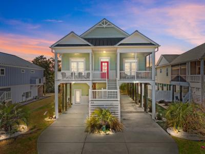 111 SE 44th Street, Oak Island, North Carolina 28465, Stati Uniti