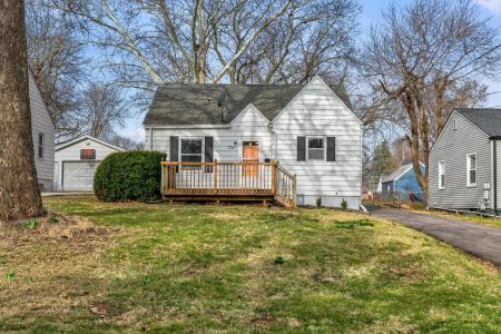 1734 45th Street, Des Moines, Iowa 50310, USA