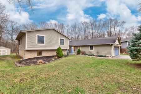 5933 Salabelle Street, Jackson, Michigan 49201, États-Unis