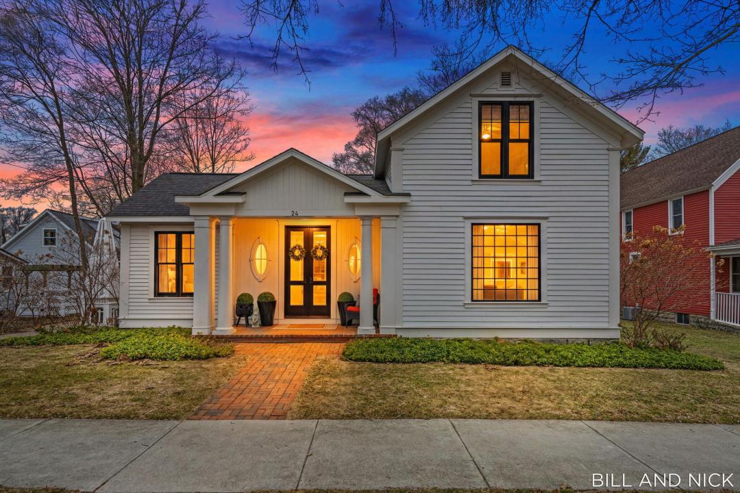 24 Chestnut Street, Douglas, Michigan 49406, USA