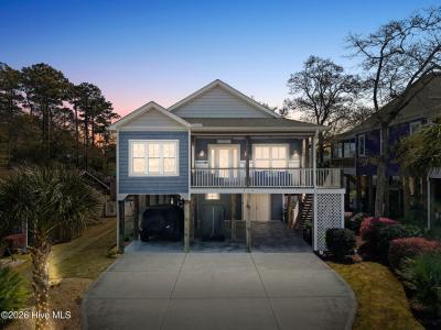 314 NE 61st Street, Oak Island, North Carolina 28465, Stati Uniti