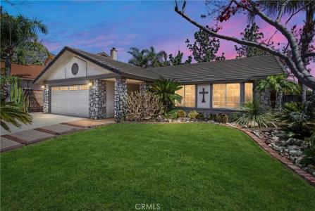 5695 N Yosemite, San Bernardino, California 92407, Estados Unidos