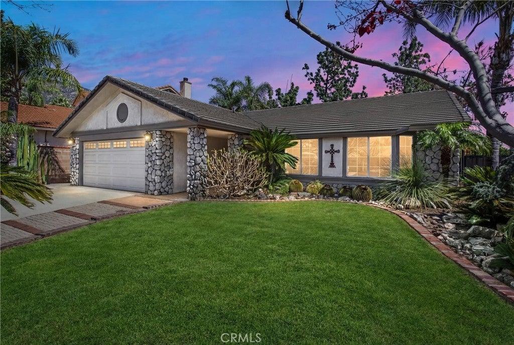 5695 N Yosemite, San Bernardino, California 92407, Estados Unidos