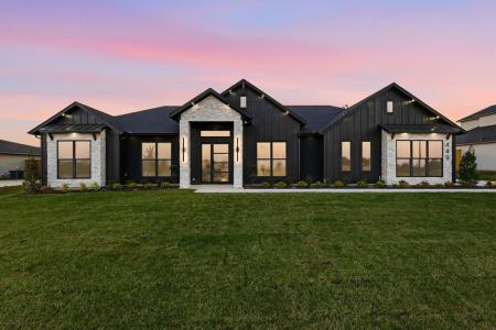 449 Whispering Way, Red Oak, Texas 75154, USA