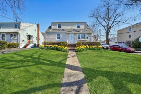 847 Dennis Pl, Linden, NJ 07036, USA