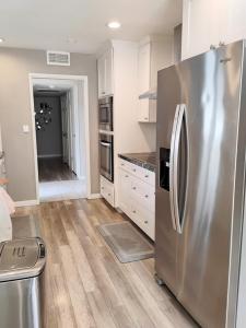 976 E Minarets Avenue, Fresno, Kaliforniya 93720, Amerika Birleşik Devletleri