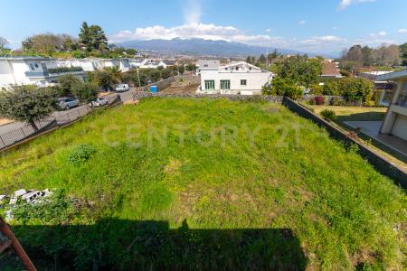 Via Alessandro Manzoni, Valverde, Sicilia 95028, イタリア
