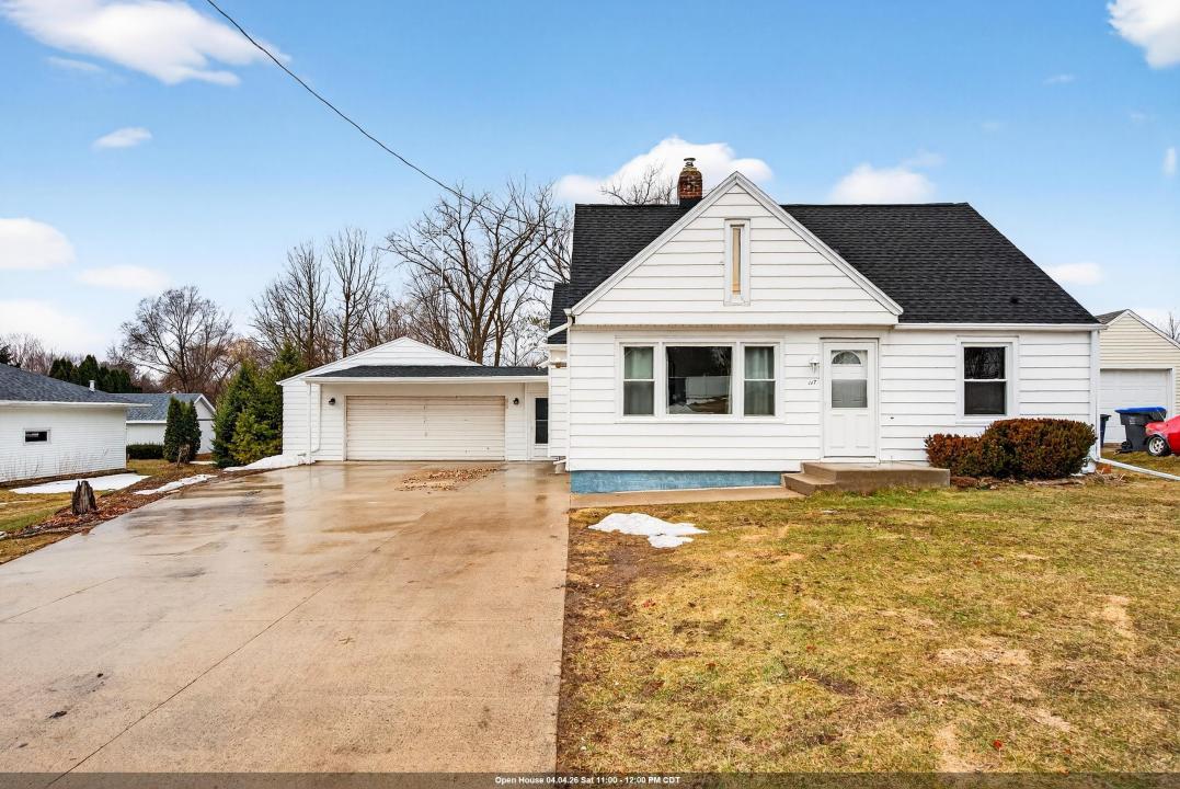 117 N Cherry Street, Hortonville, Wisconsin 54944-9405