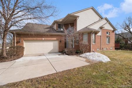 1028 Maya Court , Unit, Troy, Michigan 48085, USA