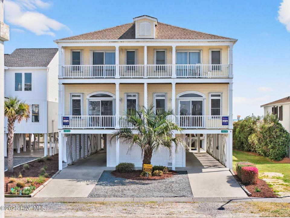 607 W Main Street unit: # A&B, Sunset Beach, North Carolina 28468, Stati Uniti