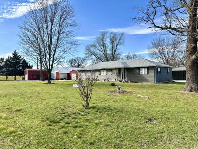 4079 S 110th Road, Bolivar, Missouri 65613